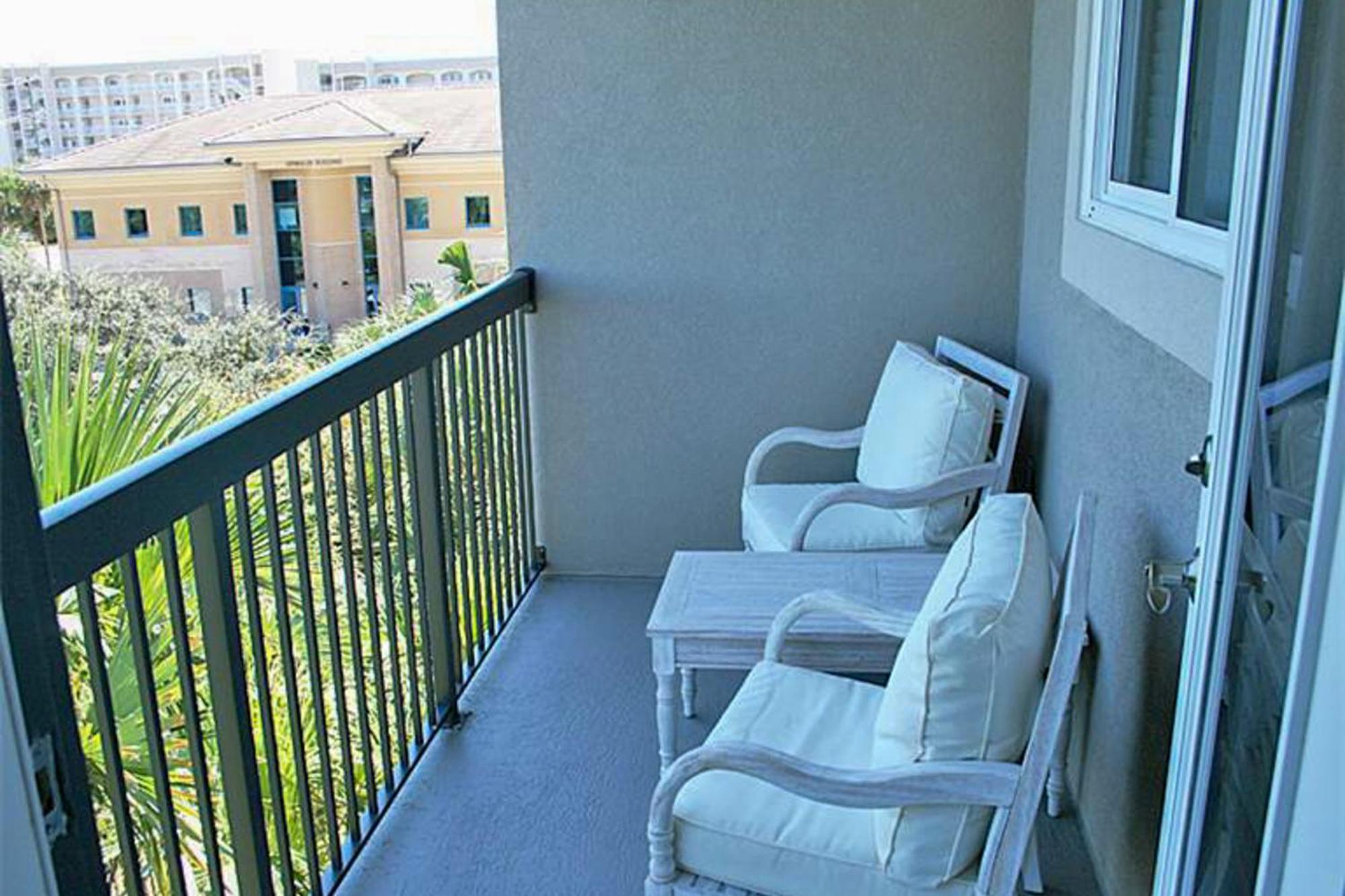 Alerio Condos デスティン 部屋 写真